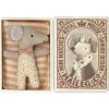 Maileg Baby Maus Mädchen Sleepy Wakey in Box 7,5 cm