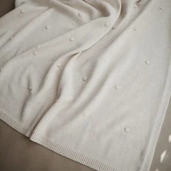Mushie Babydecke Dots Off White 80 x 100 cm