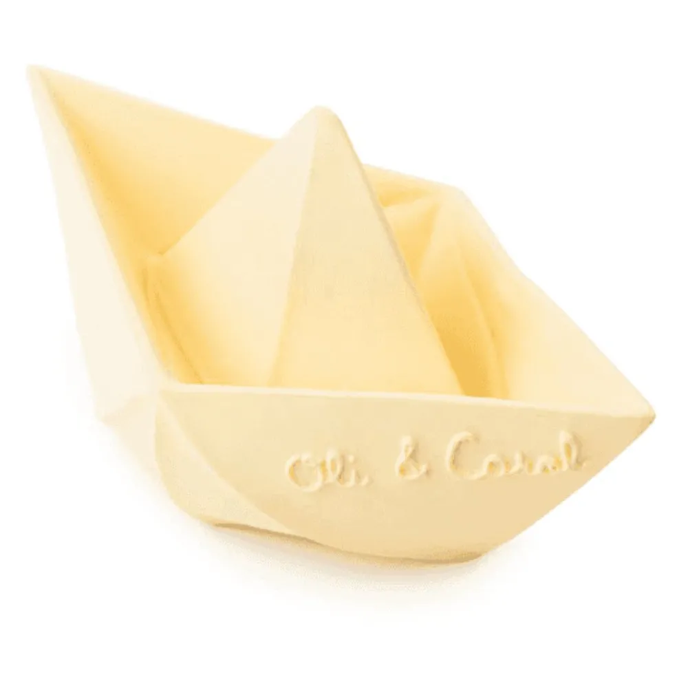 Oli & Carol Origami Boot Vanille Bad und Beißspielzeug